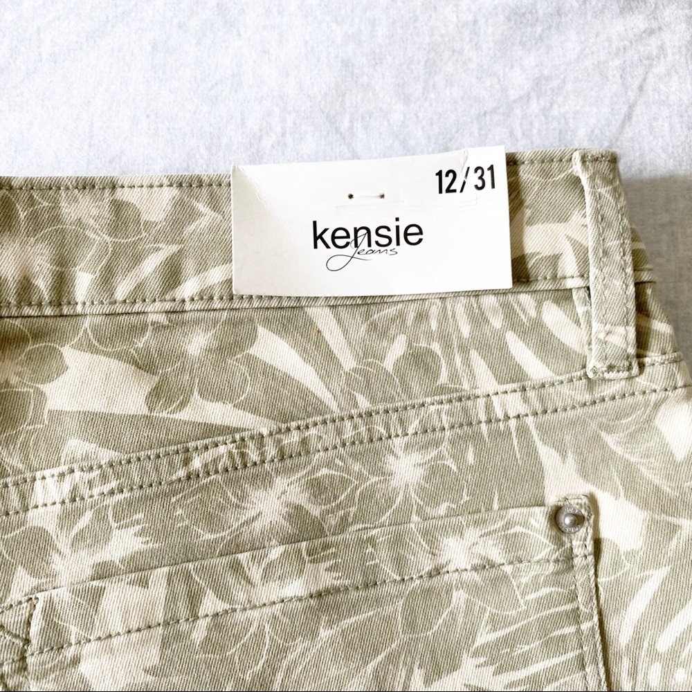 KENSIE Jean Shorts Light Sage Green Safari 12/31 NEW NWT - Picture 3 of 10